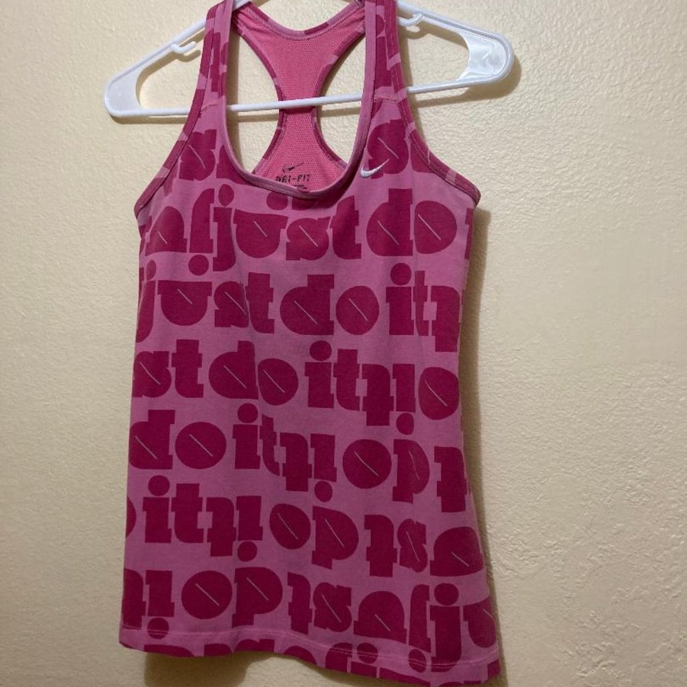 Nike Women's Pink 'Just Do It' Pattern Work Out Tank Top Built In Bra Size Small